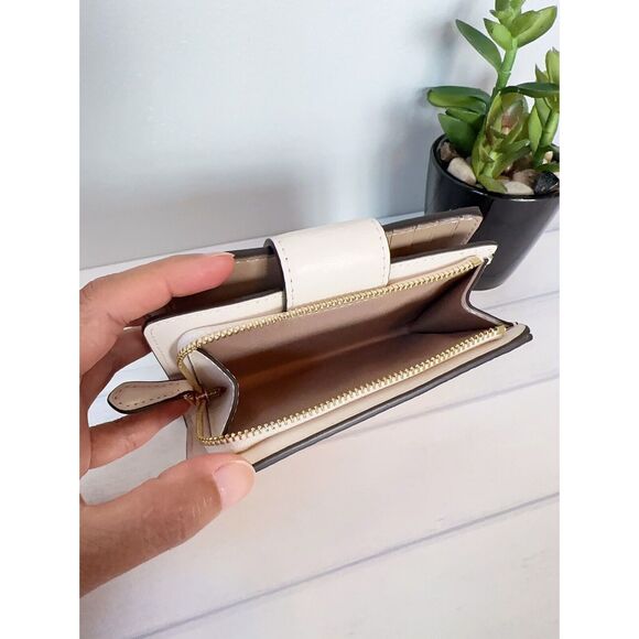 NWT Coach Medium Corner Zip Wallet Signature Canvas With Floral Print - Picture 5 of 5